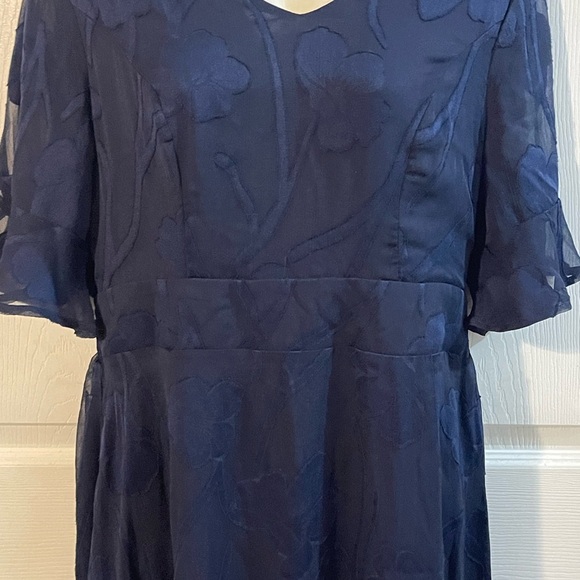 Chic Long Sleeve Navy Dress - Picture 3 of 9